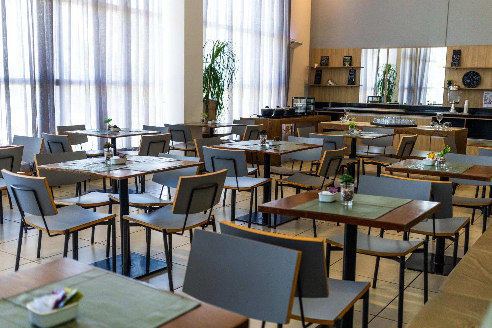 Tulip Inn 캄푸스 두스 고이타카지스 외부 사진